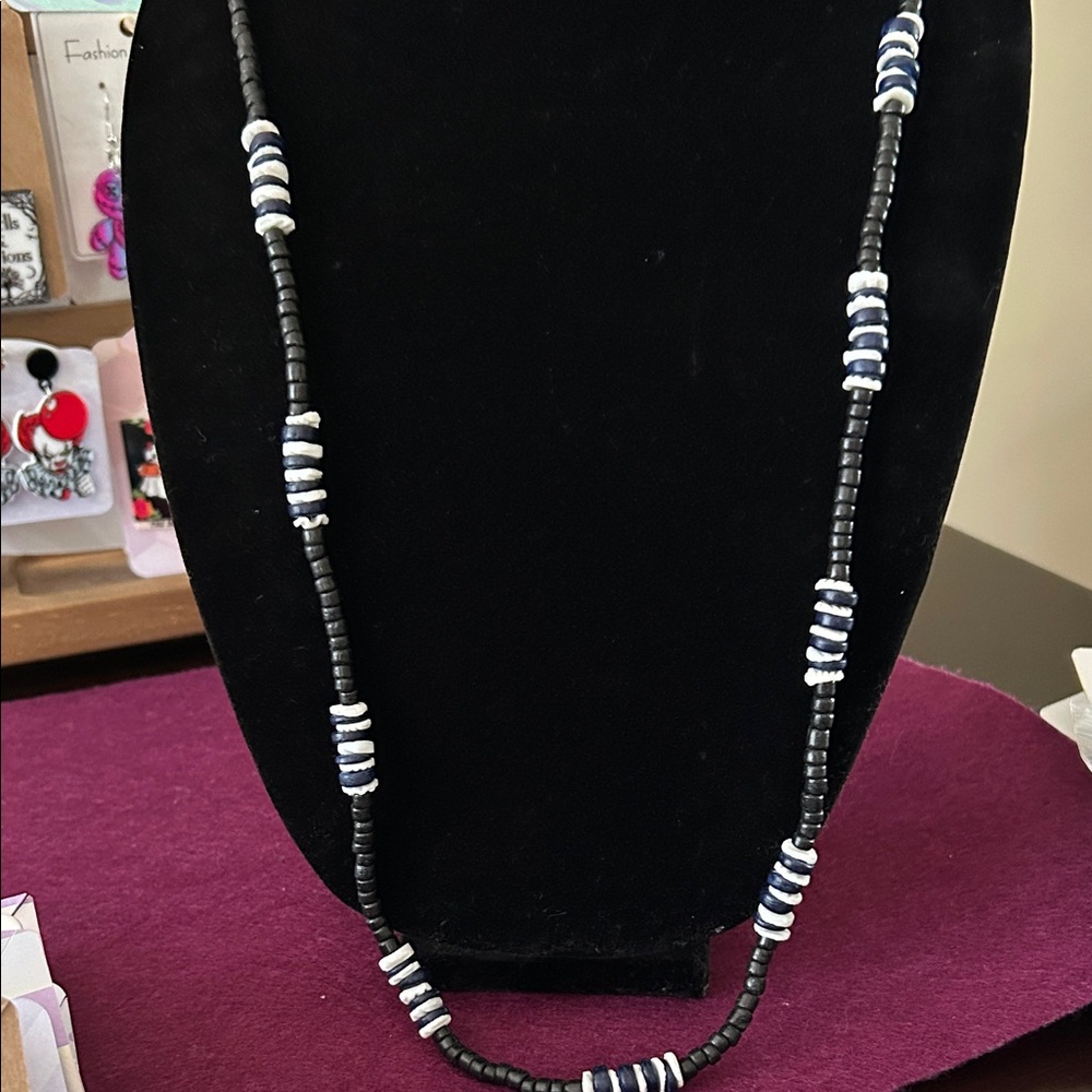 NWT Forever 21 Elegant Blue, Black and White Beaded Necklace